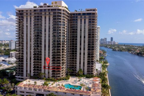 Condominio en venta en Aventura, Florida, 2 dormitorios, 141.4 m2 № 1878553 - foto 1