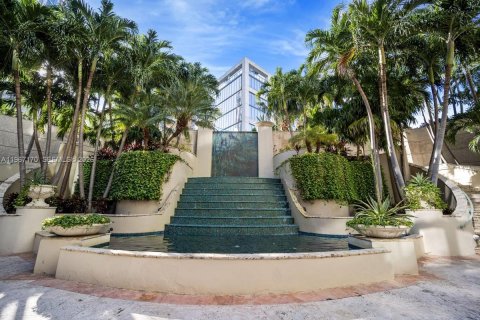 Condo in Miami, Florida, 3 bedrooms  № 2052989 - photo 21