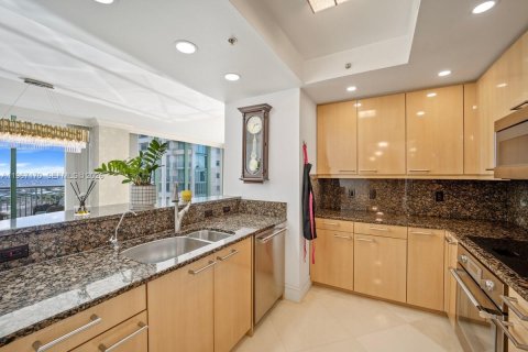 Condo in Miami, Florida, 3 bedrooms  № 2052989 - photo 4