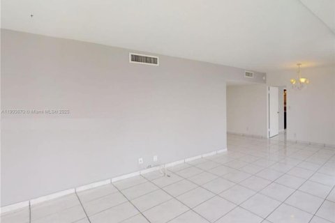 Copropriété à vendre à Miami Beach, Floride: 1 chambre, 85.47 m2 № 1963537 - photo 6