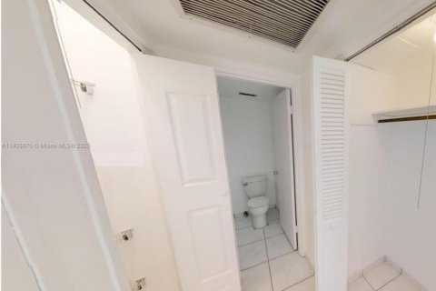 Copropriété à vendre à Miami Beach, Floride: 1 chambre, 85.47 m2 № 1963537 - photo 11
