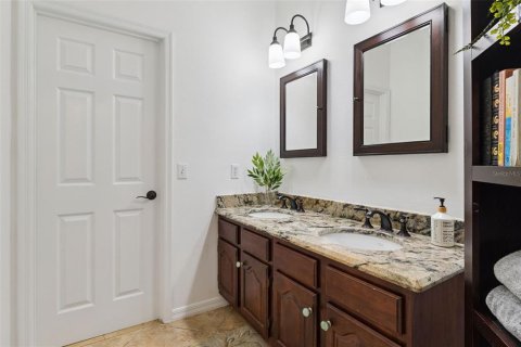 Casa en venta en Orlando, Florida, 3 dormitorios, 342.25 m2 № 2383813 - foto 23