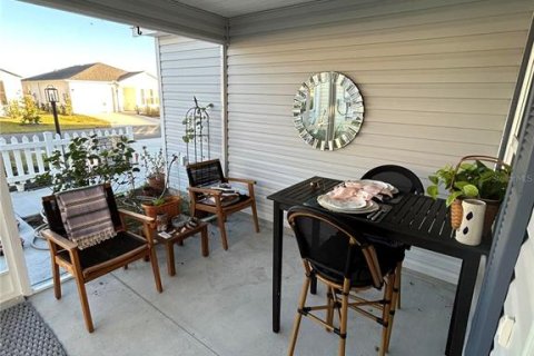 House in The Villages, Florida 2 bedrooms, 113.99 sq.m. № 1886940 - photo 3