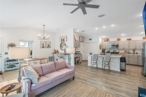 Casa en venta en The Villages, Florida, 2 dormitorios, 113.99 m2 № 1886940 - foto 11