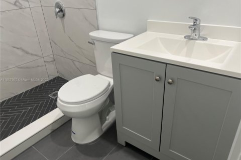 Снять в аренду виллу или дом в Хомстед, Флорида 1 спальня, 60.39м2, № 1882346 - фото 14