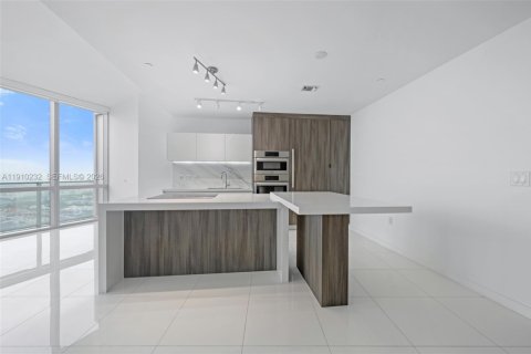 Condo in Miami, Florida, 1 bedroom  № 2053058 - photo 3