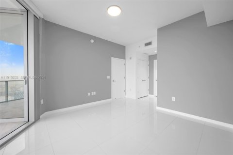 Condo in Miami, Florida, 1 bedroom  № 2053058 - photo 19