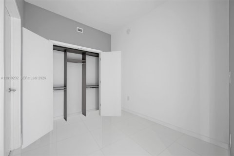 Condo in Miami, Florida, 1 bedroom  № 2053058 - photo 14