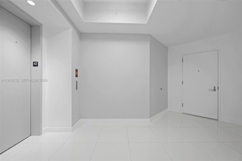 Condo in Miami, Florida, 1 bedroom  № 2053058 - photo 26