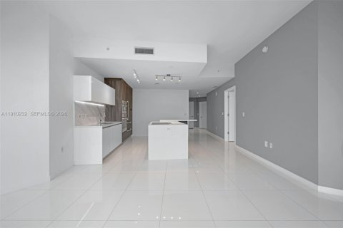 Condo in Miami, Florida, 1 bedroom  № 2053058 - photo 10