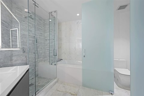 Condo in Miami, Florida, 1 bedroom  № 2053058 - photo 22