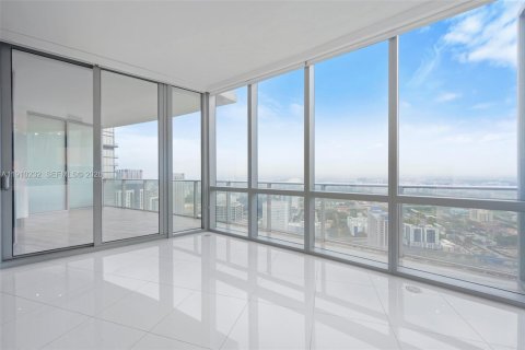 Condo in Miami, Florida, 1 bedroom  № 2053058 - photo 8