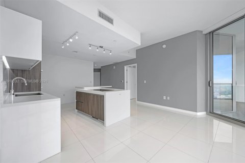 Condo in Miami, Florida, 1 bedroom  № 2053058 - photo 9