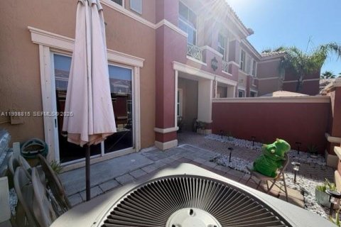 Condominio en venta en Doral, Florida, 2 dormitorios, 91.04 m2 № 2152642 - foto 9