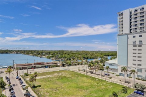 Condominio en venta en Hollywood, Florida, 1 dormitorio, 77.11 m2 № 1889850 - foto 30