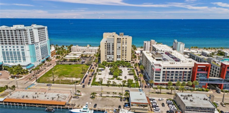 Condominio en Hollywood, Florida, 1 dormitorio  № 1889850