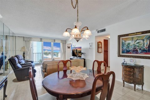 Condominio en venta en Hollywood, Florida, 1 dormitorio, 77.11 m2 № 1889850 - foto 8
