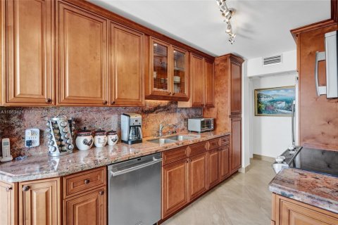 Condominio en venta en Hollywood, Florida, 1 dormitorio, 77.11 m2 № 1889850 - foto 3