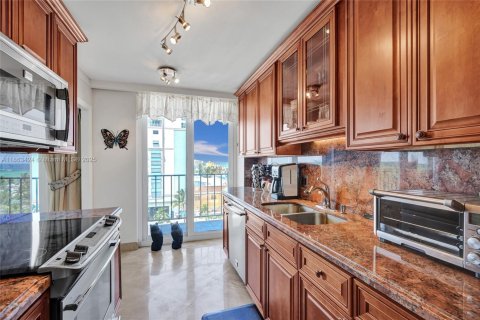 Condominio en venta en Hollywood, Florida, 1 dormitorio, 77.11 m2 № 1889850 - foto 18