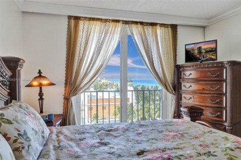 Condominio en venta en Hollywood, Florida, 1 dormitorio, 77.11 m2 № 1889850 - foto 15
