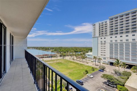Condominio en venta en Hollywood, Florida, 1 dormitorio, 77.11 m2 № 1889850 - foto 28