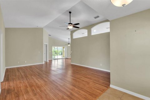 Villa ou maison à vendre à Winter Haven, Floride: 3 chambres, 159.7 m2 № 2142630 - photo 5