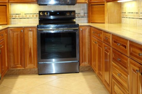 Condo in Pompano Beach, Florida, 3 bedrooms № 2249548 - photo 12