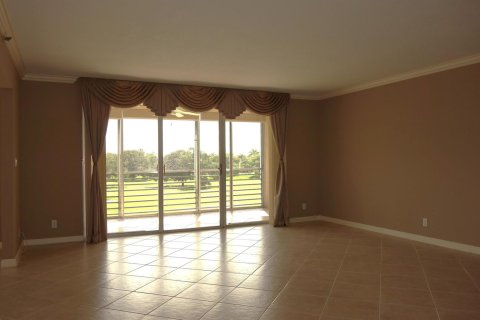 Condo in Pompano Beach, Florida, 3 bedrooms № 2249548 - photo 22