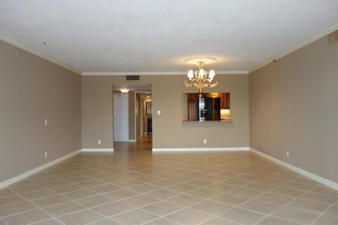 Condo in Pompano Beach, Florida, 3 bedrooms № 2249548 - photo 26