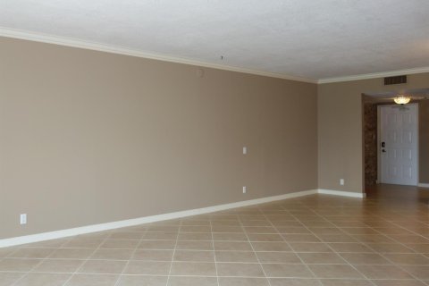 Condo in Pompano Beach, Florida, 3 bedrooms № 2249548 - photo 24