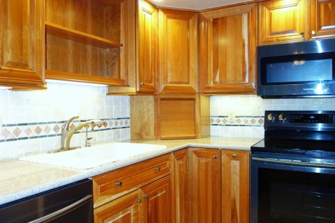 Condo in Pompano Beach, Florida, 3 bedrooms № 2249548 - photo 7
