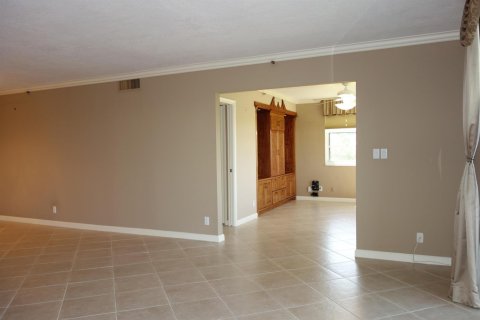 Condo in Pompano Beach, Florida, 3 bedrooms № 2249548 - photo 27