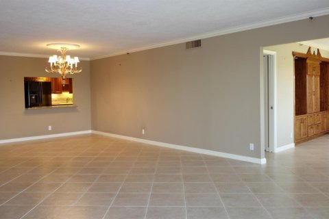 Condo in Pompano Beach, Florida, 3 bedrooms № 2249548 - photo 28