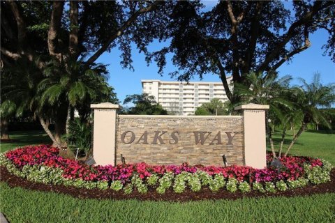 Condo in Pompano Beach, Florida, 3 bedrooms № 2249548 - photo 2