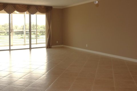 Condo in Pompano Beach, Florida, 3 bedrooms № 2249548 - photo 20