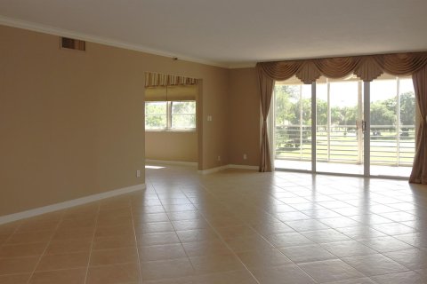 Condo in Pompano Beach, Florida, 3 bedrooms № 2249548 - photo 21