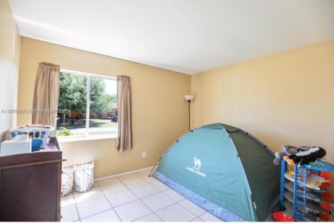 House in Port St. Lucie, Florida 3 bedrooms, 109.25 sq.m. № 2038725 - photo 16