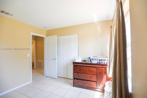 House in Port St. Lucie, Florida 3 bedrooms, 109.25 sq.m. № 2038725 - photo 17