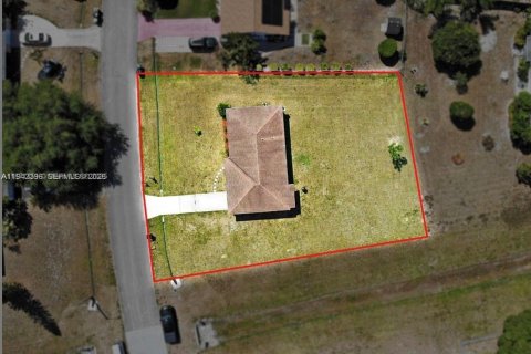 House in Port St. Lucie, Florida 3 bedrooms, 109.25 sq.m. № 2038725 - photo 4