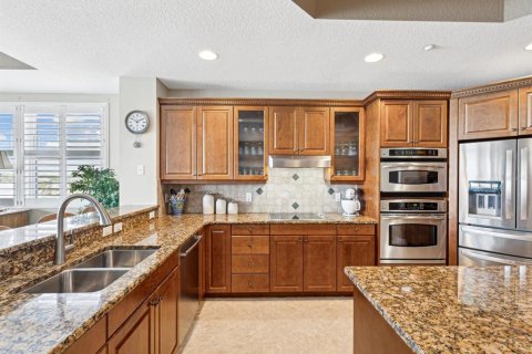 Condo in Redington Shores, Florida, 3 bedrooms  № 1815552 - photo 16
