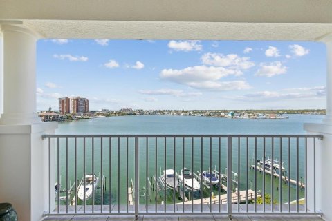 Condo in Redington Shores, Florida, 3 bedrooms  № 1815552 - photo 28