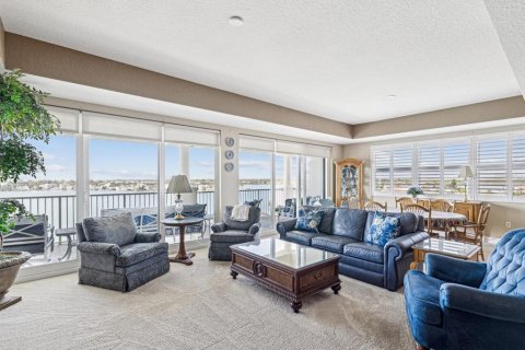 Condo in Redington Shores, Florida, 3 bedrooms  № 1815552 - photo 11