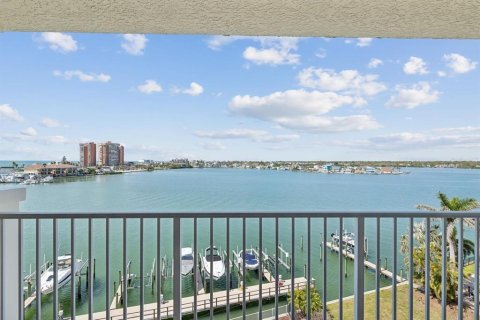 Condo in Redington Shores, Florida, 3 bedrooms  № 1815552 - photo 20