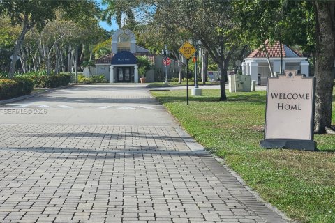 Copropriété à louer à Coconut Creek, Floride: 1 chambre, 67.82 m2 № 2001352 - photo 2