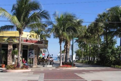 Copropriété à louer à Lauderdale-by-the-Sea, Floride: 2 chambres, 86.4 m2 № 1208084 - photo 1