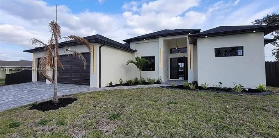 Villa ou maison à Cape Coral, Floride 4 chambres № 1768605