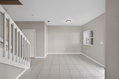 Townhouse in Homestead, Florida 2 bedrooms, 108.32 sq.m. № 1991743 - photo 7