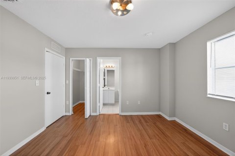 Townhouse in Homestead, Florida 2 bedrooms, 108.32 sq.m. № 1991743 - photo 21