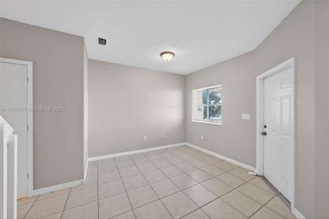 Townhouse in Homestead, Florida 2 bedrooms, 108.32 sq.m. № 1991743 - photo 8