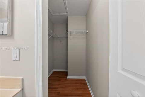 Townhouse in Homestead, Florida 2 bedrooms, 108.32 sq.m. № 1991743 - photo 30